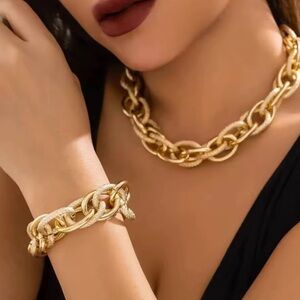 Maison Gold Link Chain Jewelry Set